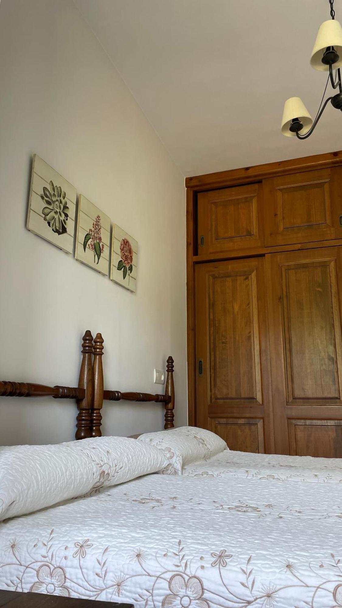 Apartamentos El Picoretu Mestas De Con Eksteriør billede