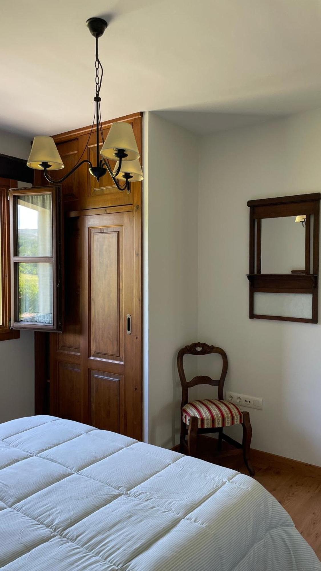 Apartamentos El Picoretu Mestas De Con Eksteriør billede