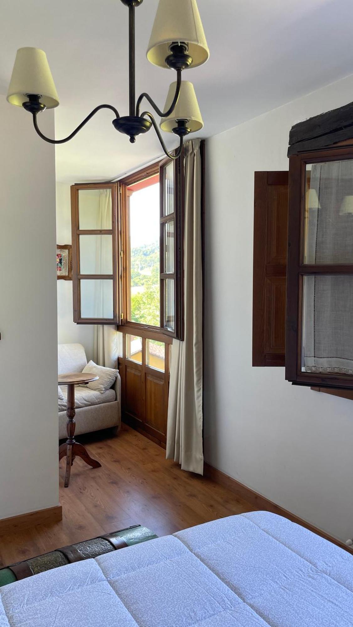 Apartamentos El Picoretu Mestas De Con Eksteriør billede
