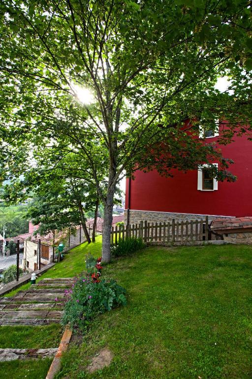 Apartamentos El Picoretu Mestas De Con Værelse billede