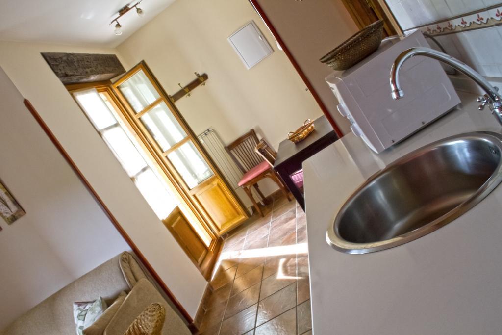 Apartamentos El Picoretu Mestas De Con Eksteriør billede