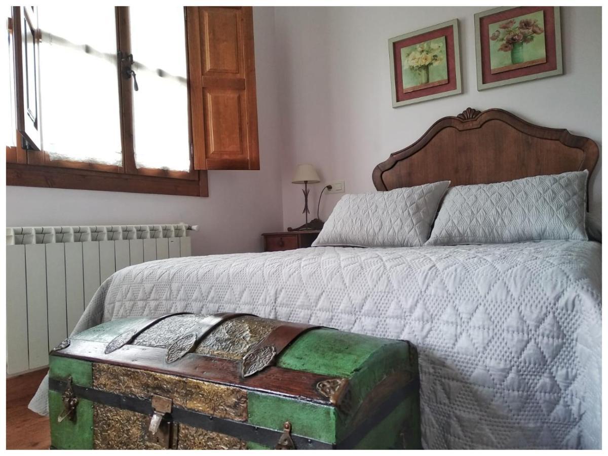 Apartamentos El Picoretu Mestas De Con Eksteriør billede
